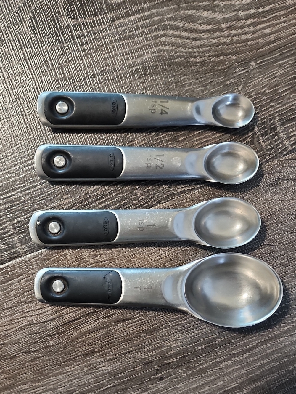 🎉 OXO Magnetic Stainless Steel Measuring Spoons - Set Of 4 🎉